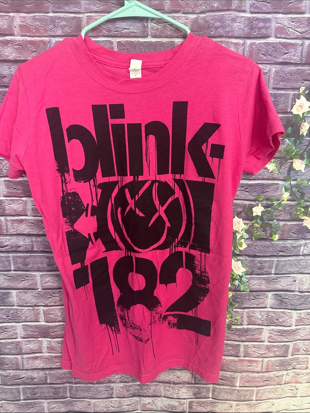Tultex Pink Blink-182 Graphic Tee women’s ladies size medium like new band music